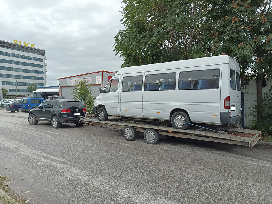 Транспортни услуги за автомобили и друга техника